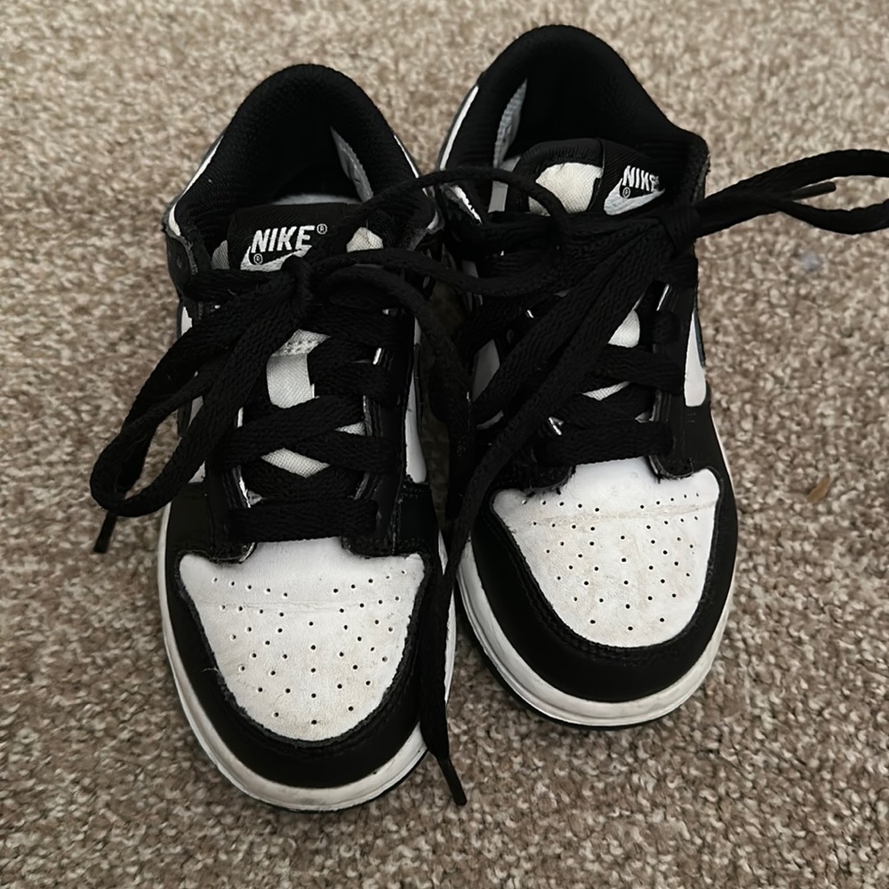 Used preschool Nike dunks Panda size 11C